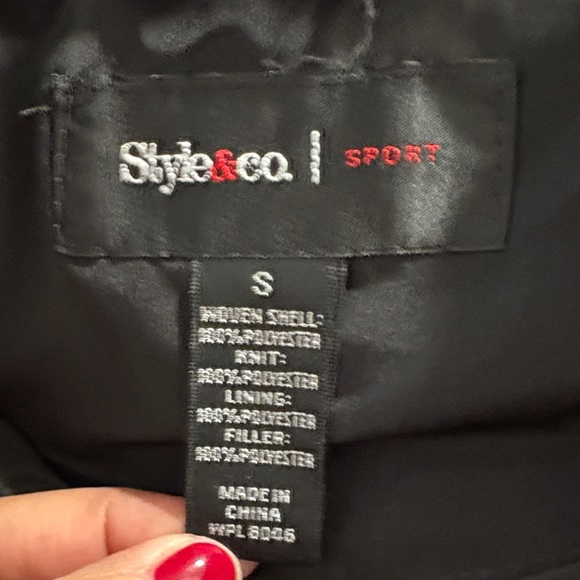 Women's style & Co. sport Black and Gray Puffer Vest size S. - Picture 5 of 7